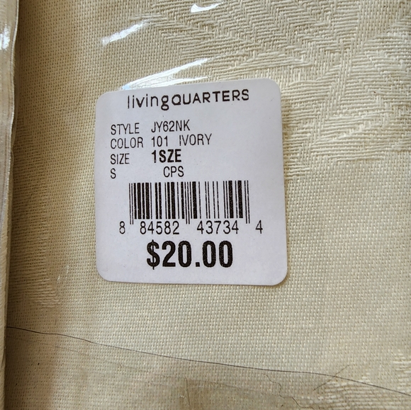 Living Quarters Ivory Christmas Damask Poinsettia 17" x 17" Napkins - Picture 5 of 5